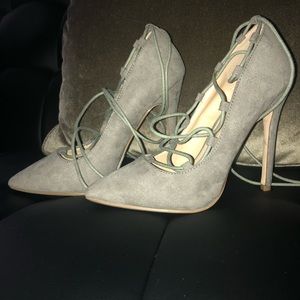 Lace up stiletto pumps, grey suede